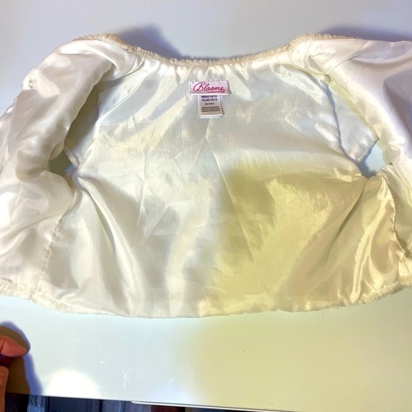 BLOOME DE JEUNE FILLE White Faux Fur Cropped Jacket Girls Size 10-12 - Picture 3 of 11